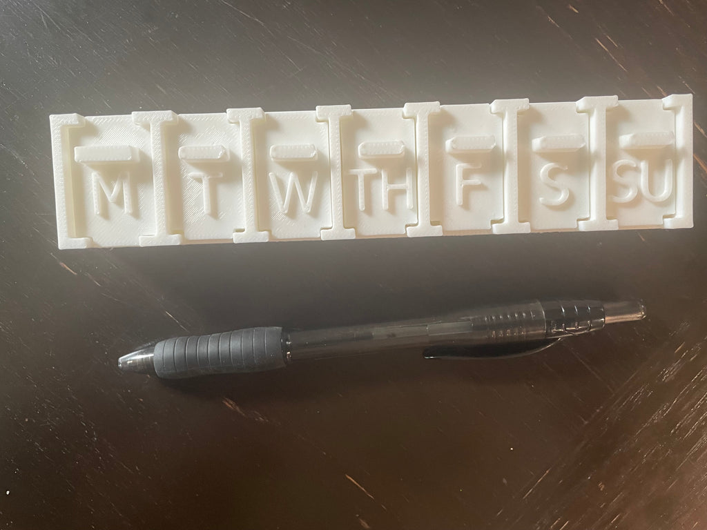 Pill container